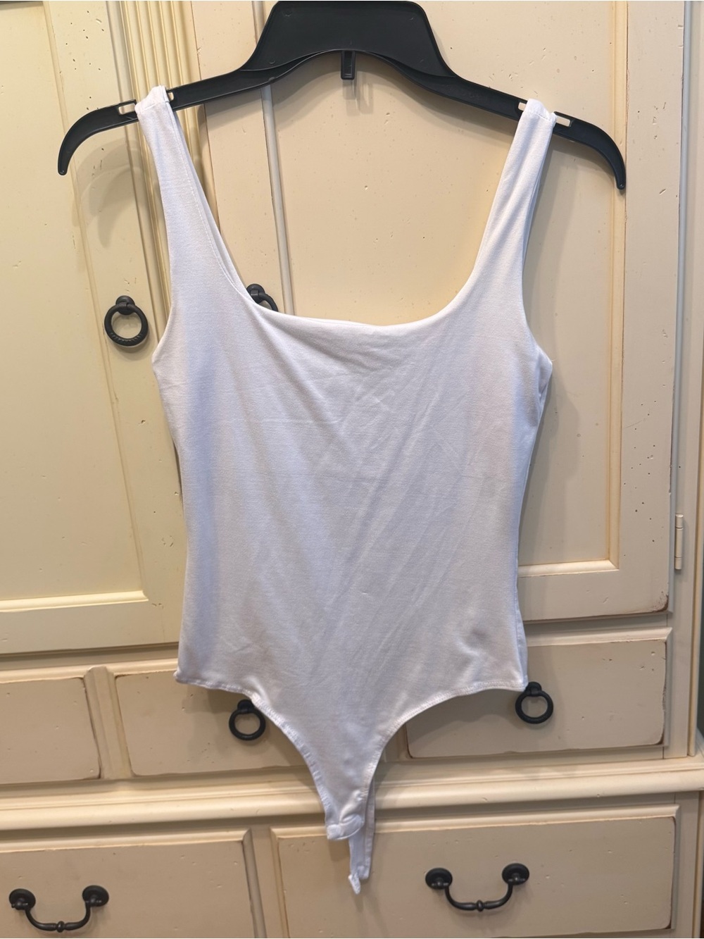 Le Lis White Scoop Neck Bodysuit
